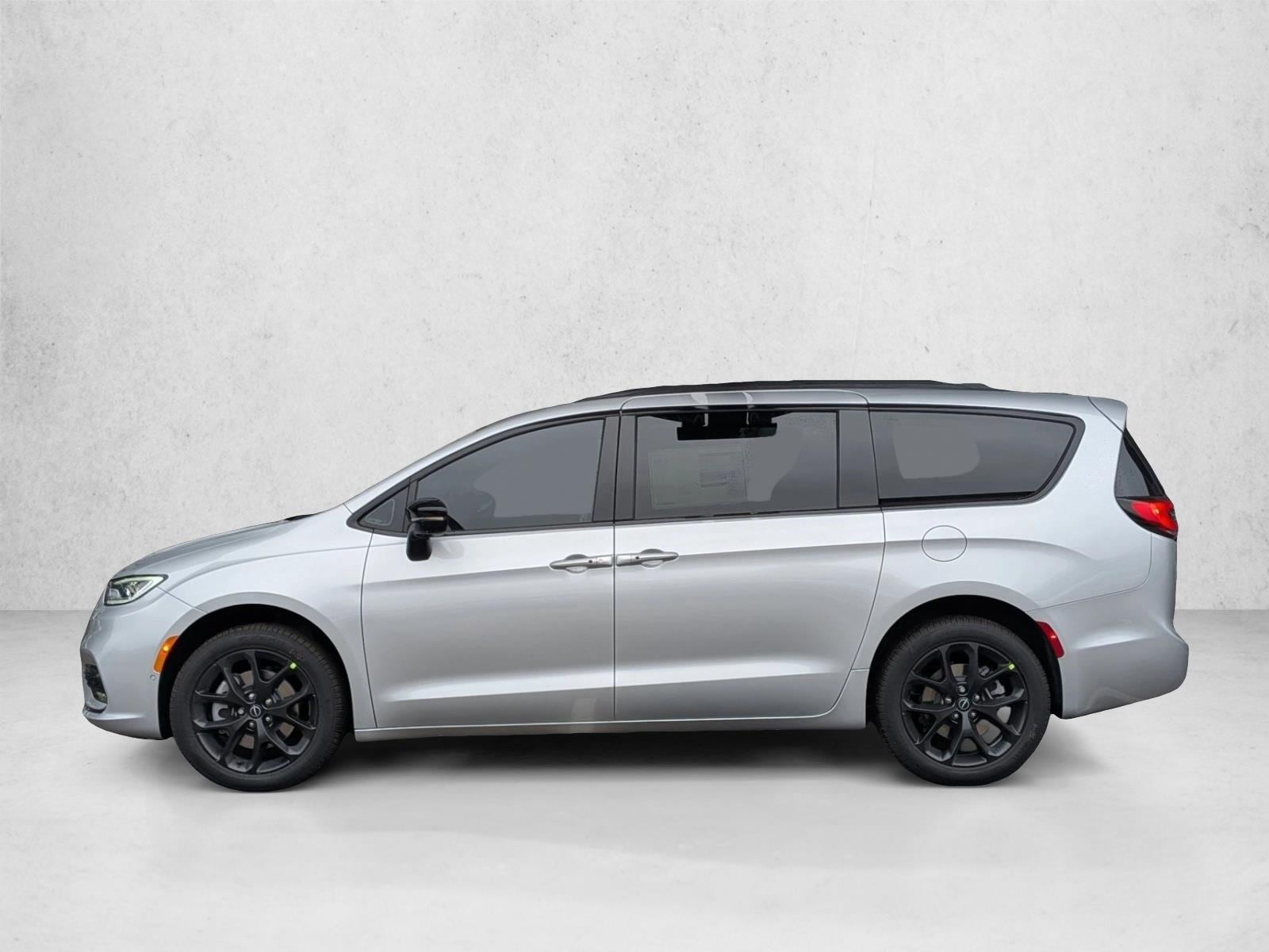2026 Chrysler Pacifica Limited - Photo 9