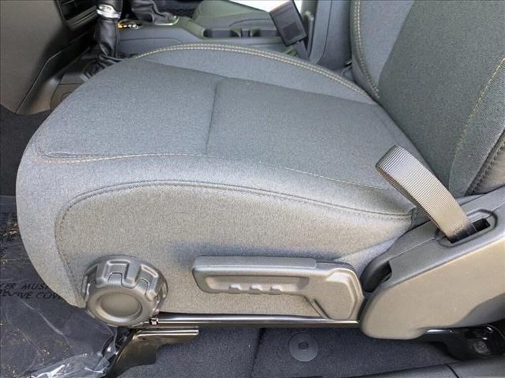New 2025 Jeep Gladiator Sport S Truck Crew Cab