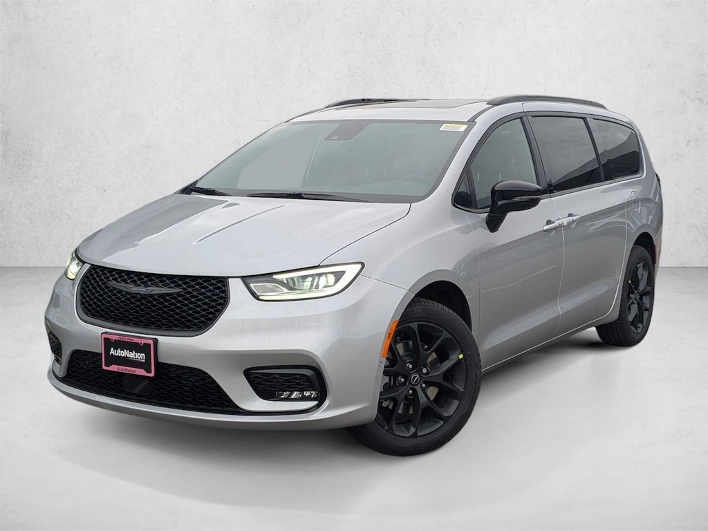 New 2026 Chrysler Pacifica Limited Van Passenger Van