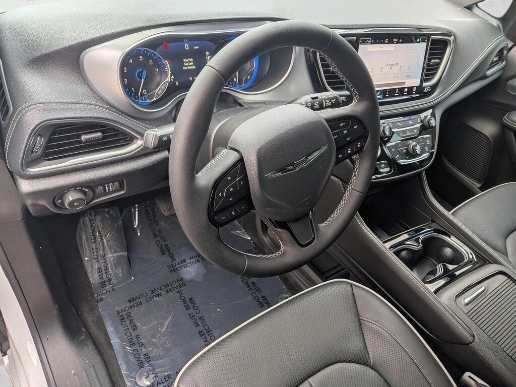 New 2026 Chrysler Pacifica Limited Van Passenger Van