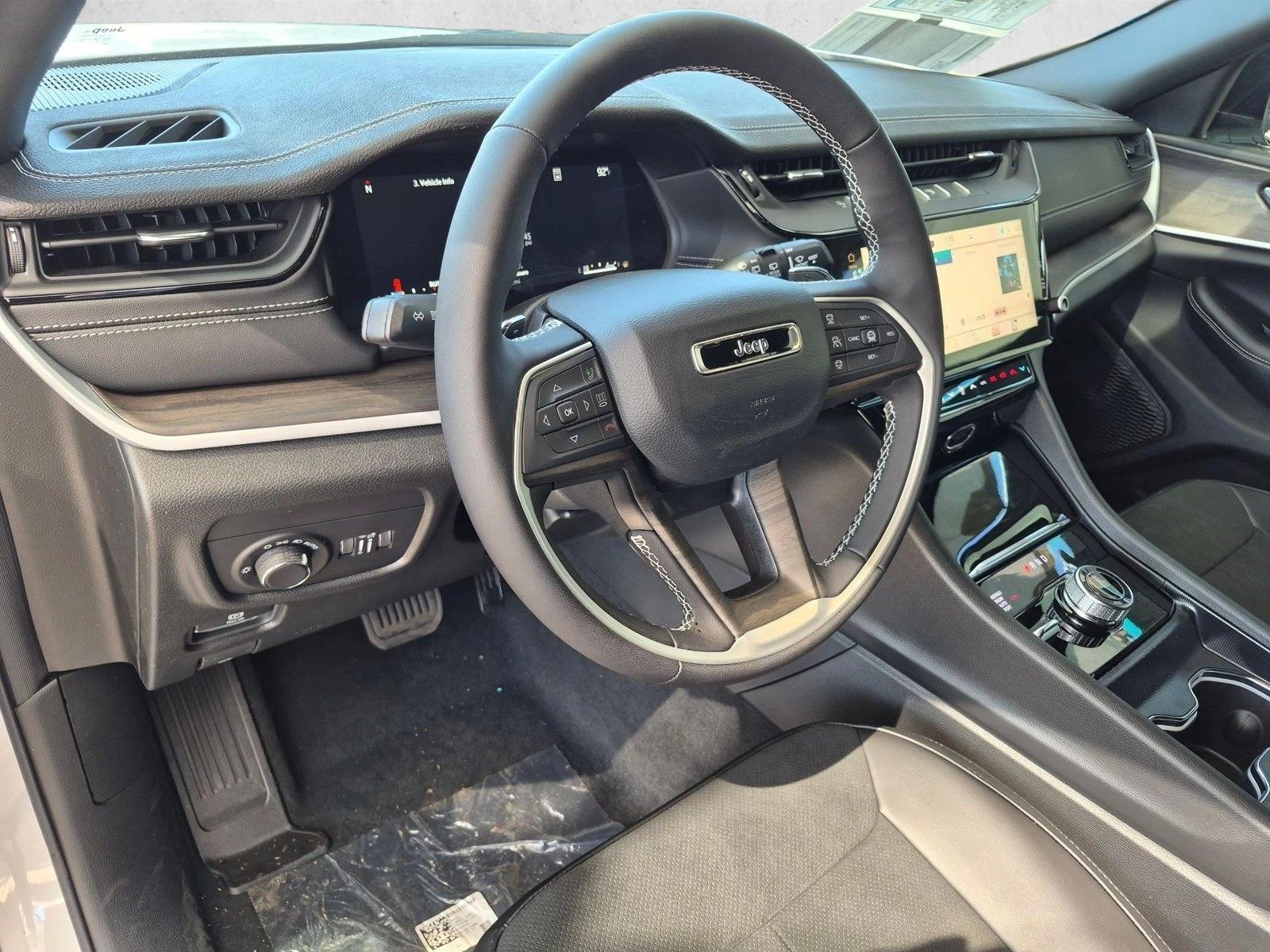New 2026 Jeep Grand Cherokee Laredo Altitude SUV