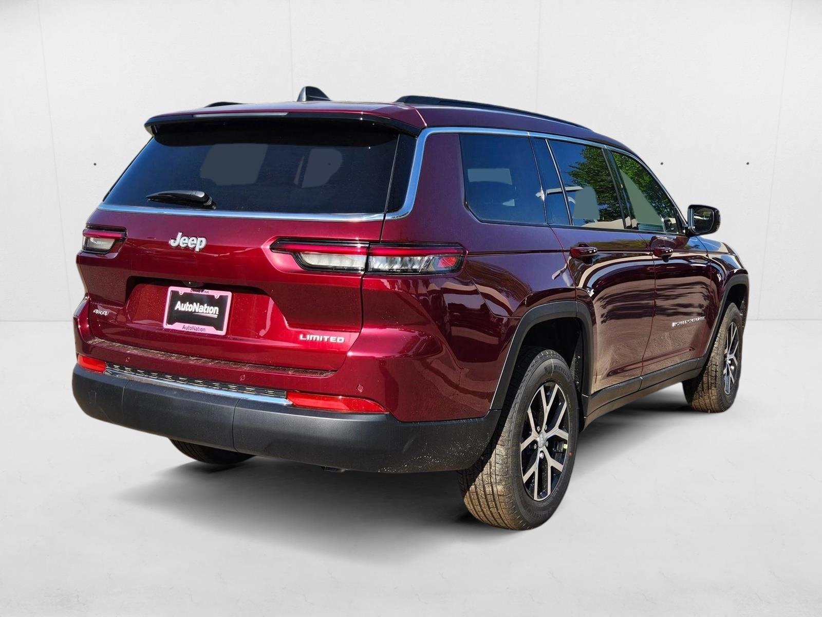 2025 Jeep Grand Cherokee Limited photo 2