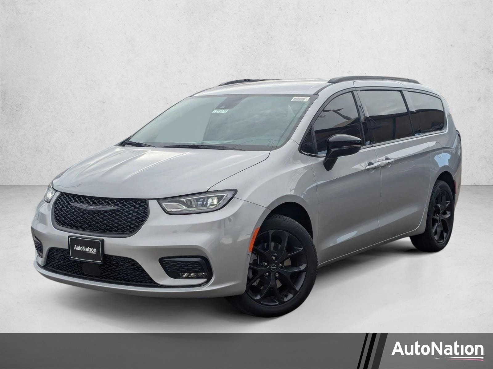 2026 Chrysler Pacifica Select AWD's photo