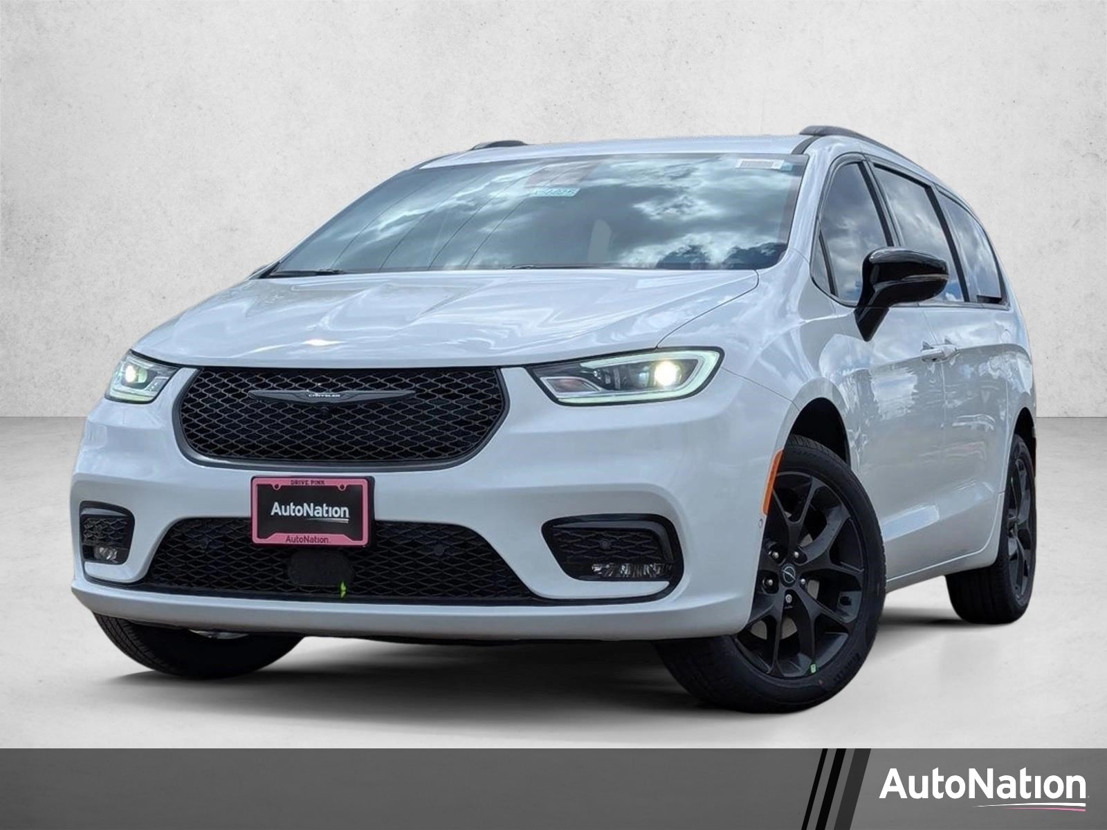 2026 Chrysler Pacifica Select AWD's photo