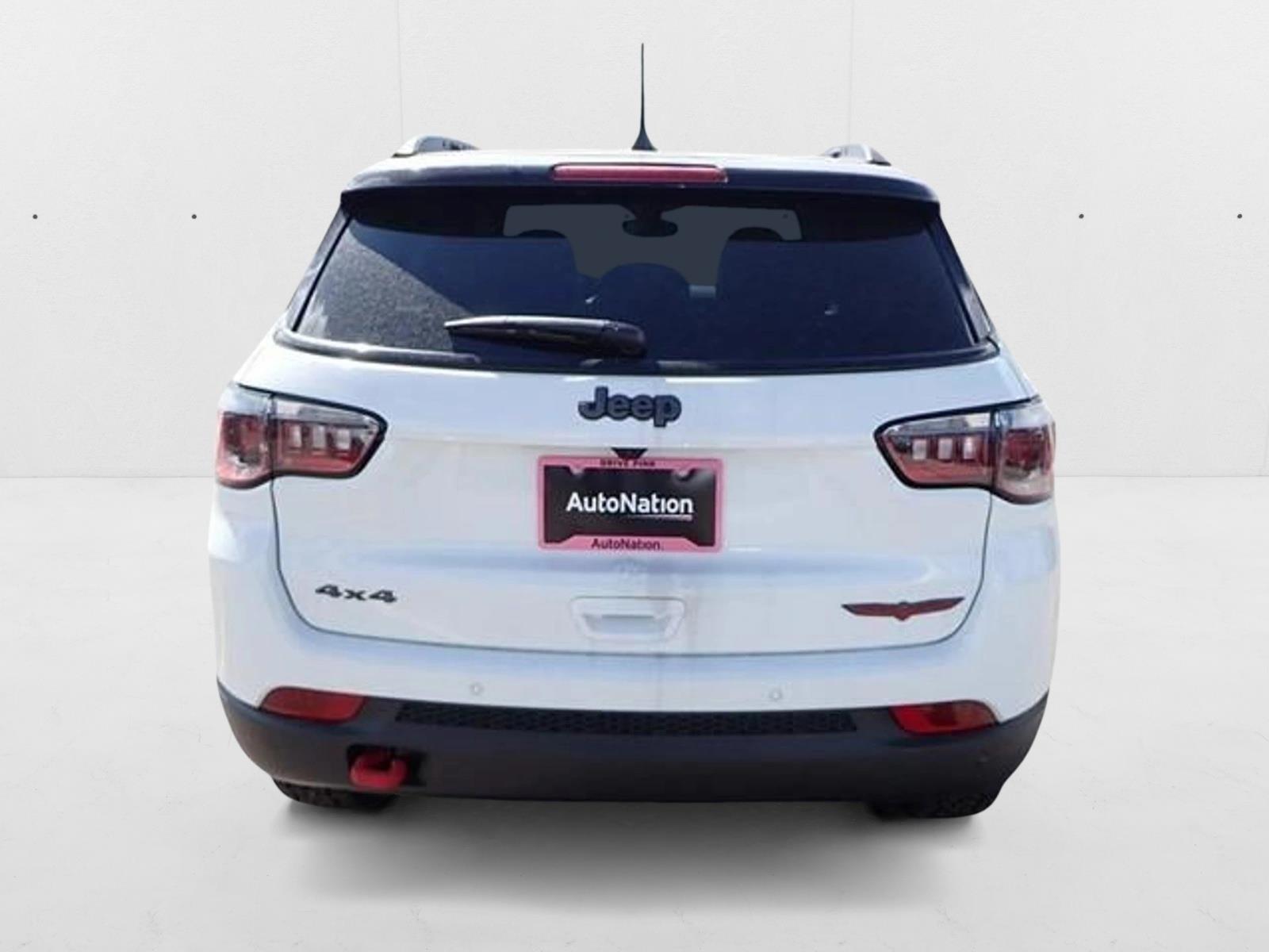 2025 Jeep Compass Trailhawk photo 3