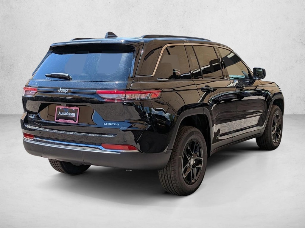 New 2026 Jeep Grand Cherokee Laredo X SUV