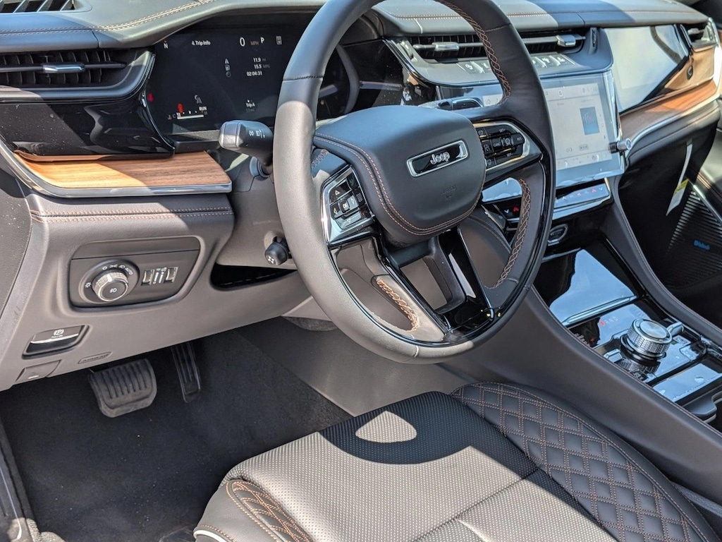 New 2026 Jeep Grand Cherokee L Summit SUV