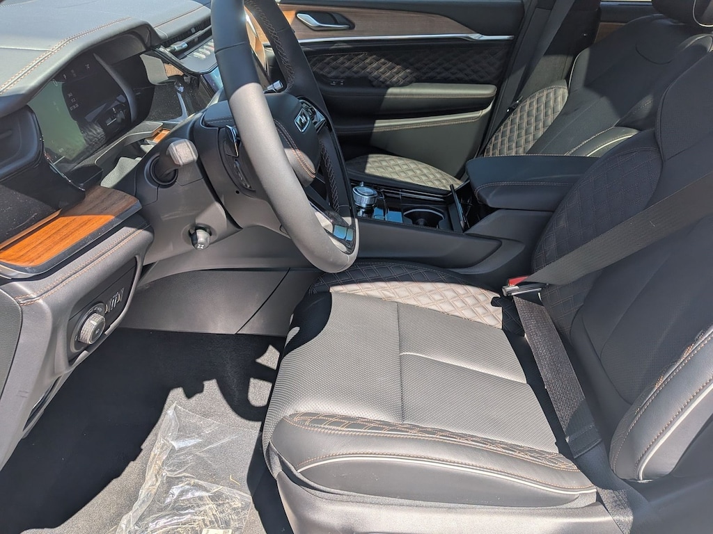 New 2026 Jeep Grand Cherokee L Summit SUV