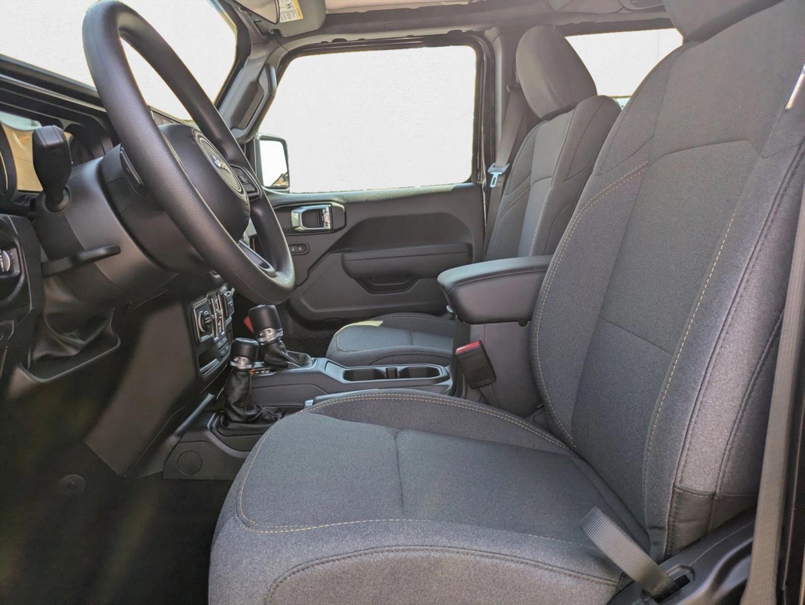 2025 Jeep Wrangler Sport photo 4