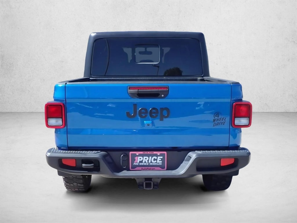 Used 2021 Jeep Gladiator Willys Crew Cab Pickup