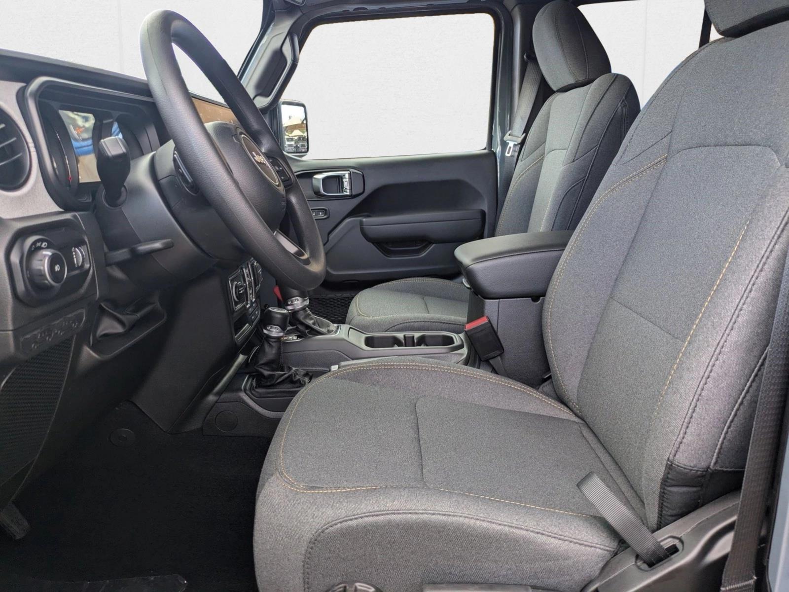 2025 Jeep Wrangler Sport photo 3