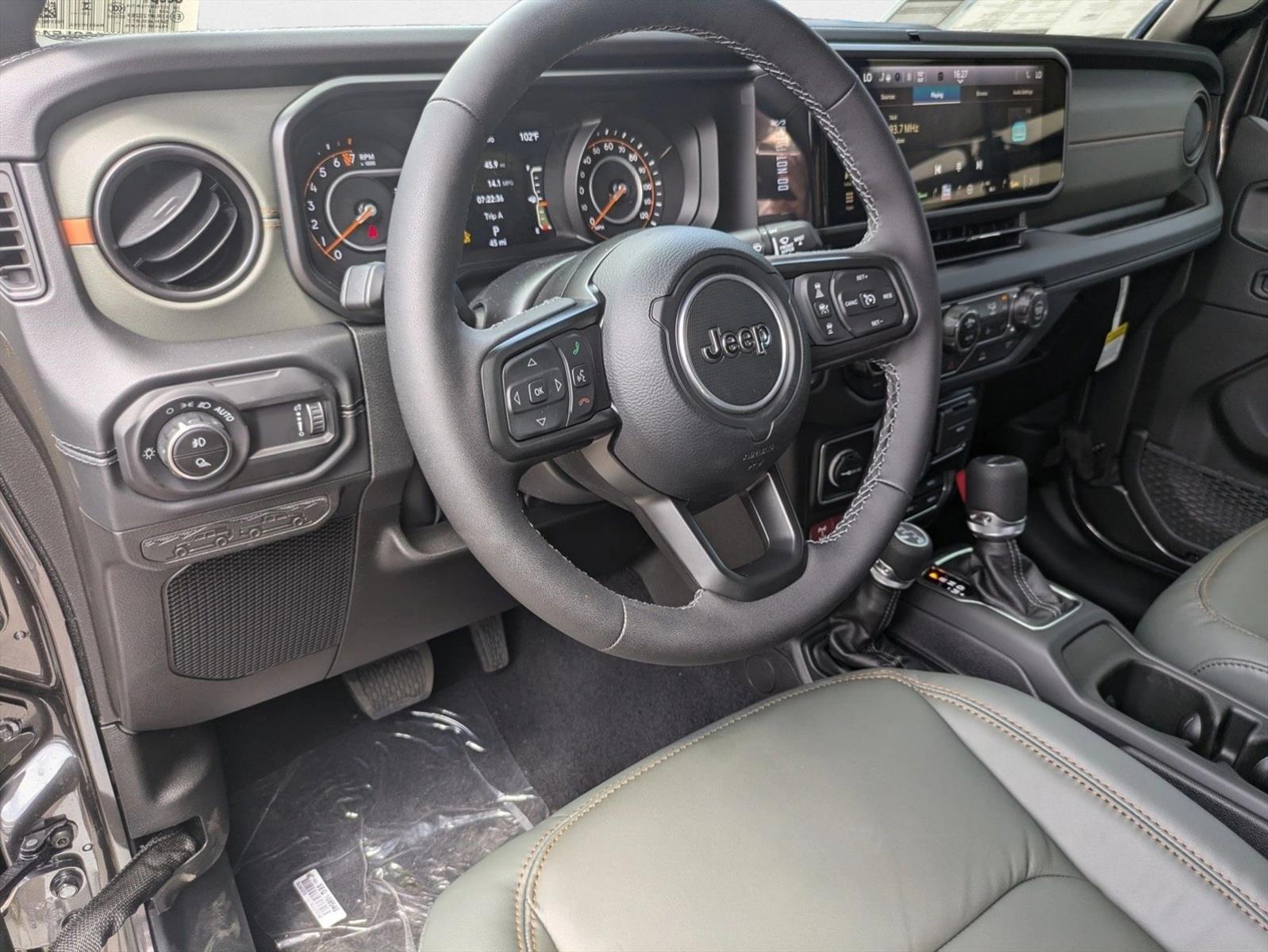 2025 Jeep Gladiator Mojave photo 3