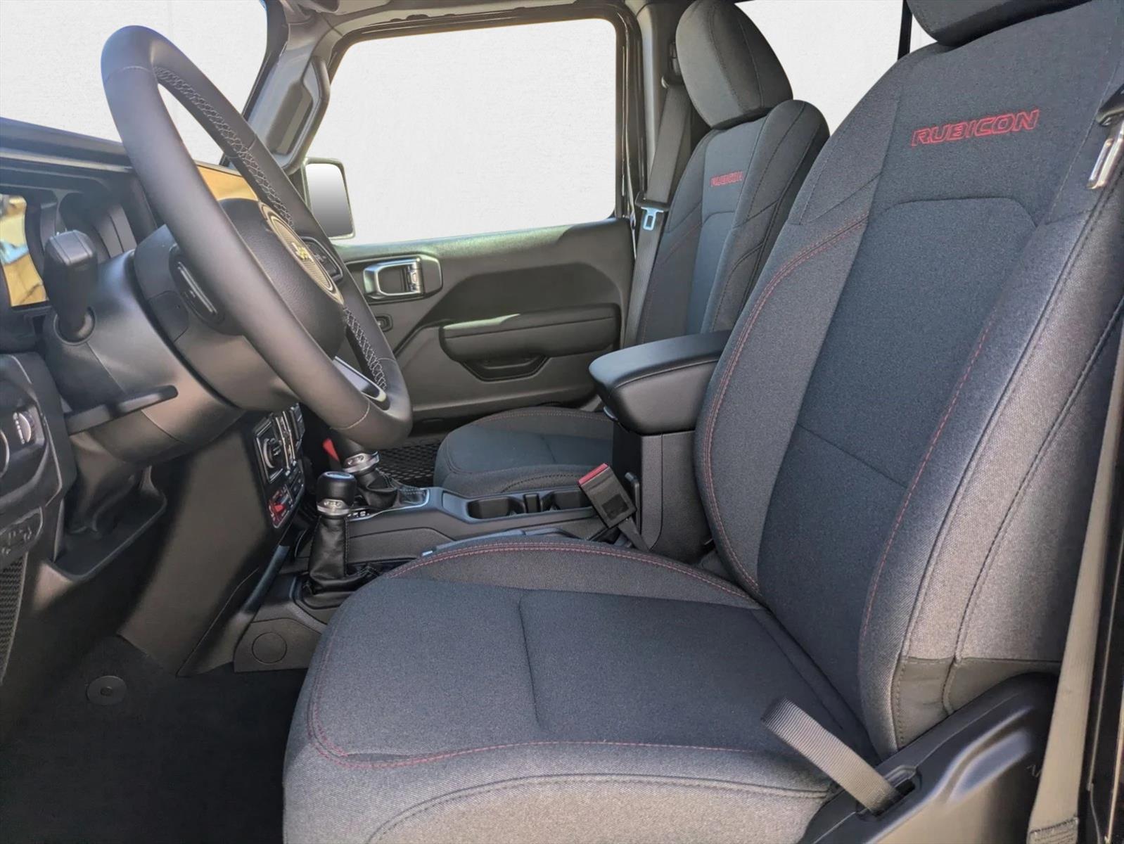 2025 Jeep Wrangler Rubicon photo 4