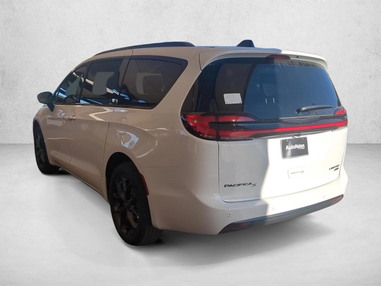 2026 Chrysler Pacifica Limited - Photo 9