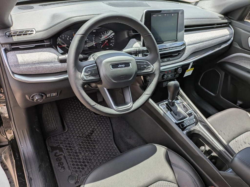 New 2025 Jeep Compass Latitude SUV