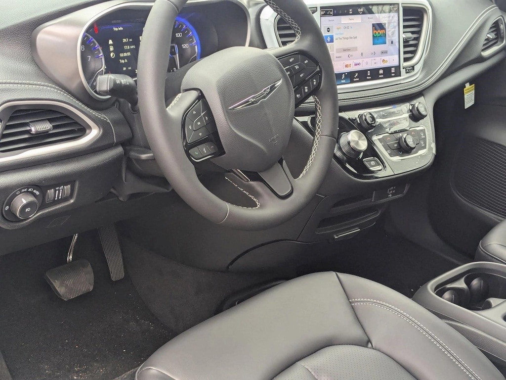 New 2026 Chrysler Pacifica Select Van Passenger Van