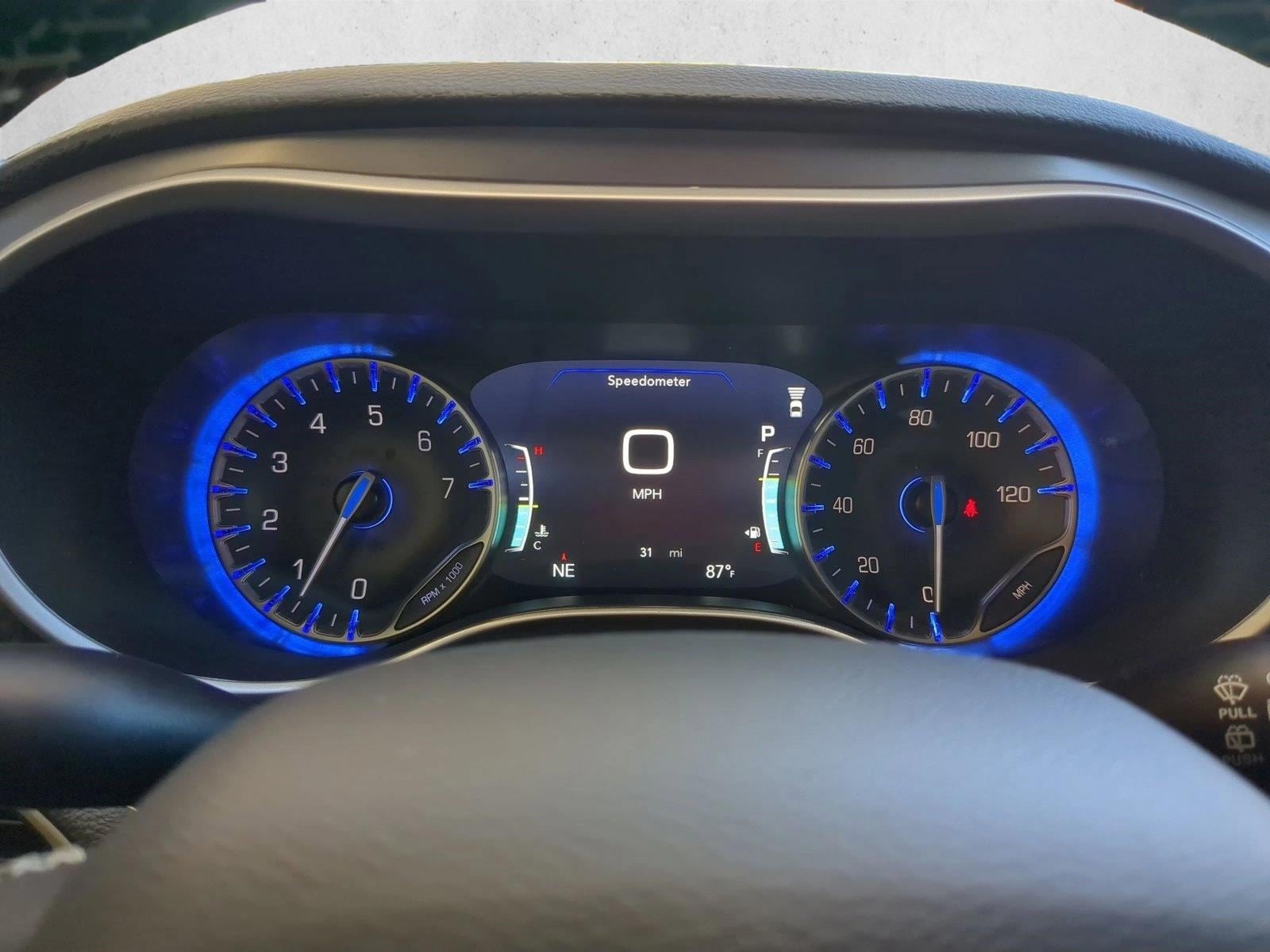 2026 Chrysler Pacifica Select - Photo 11