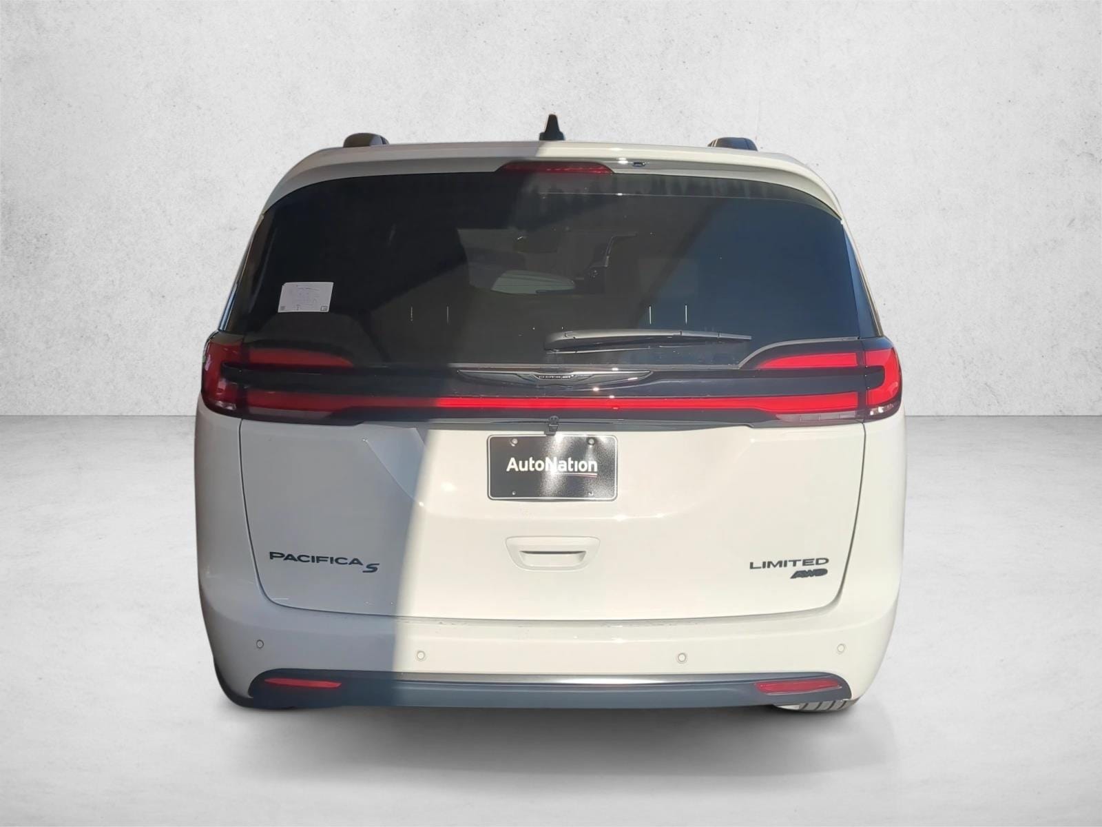 2026 Chrysler Pacifica Limited - Photo 8