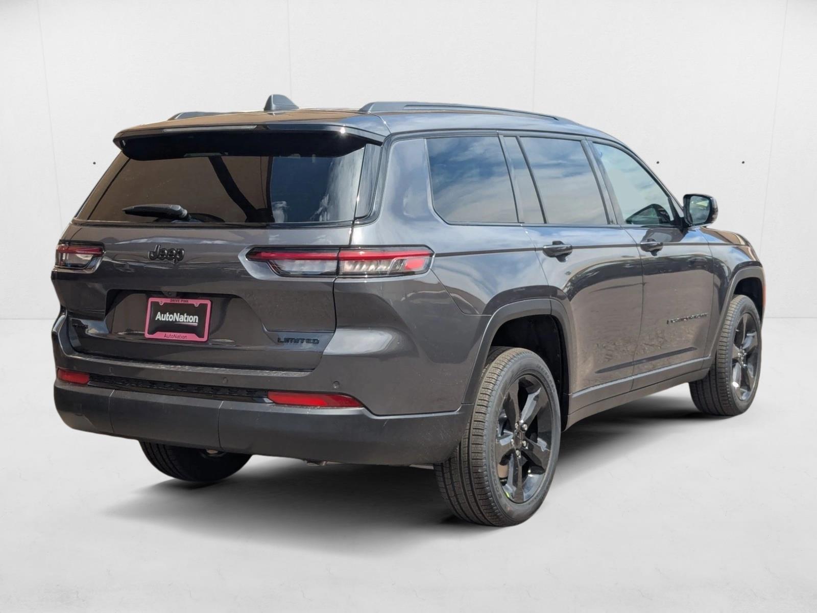 2025 Jeep Grand Cherokee Limited photo 2