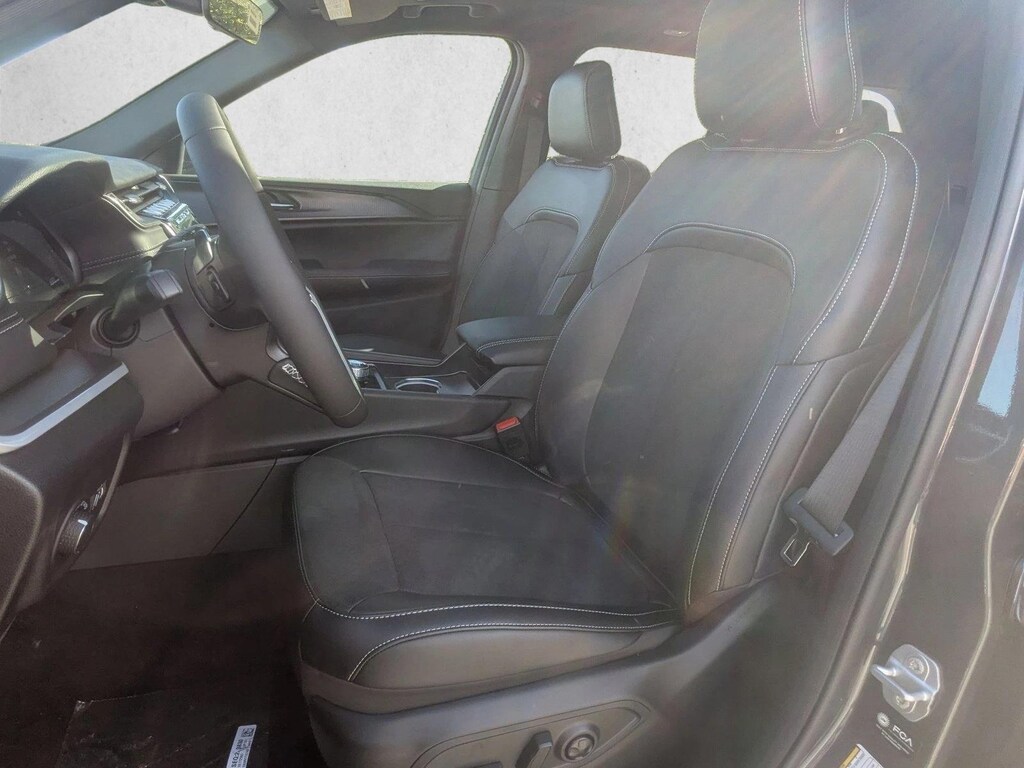 New 2025 Jeep Grand Cherokee Altitude X SUV