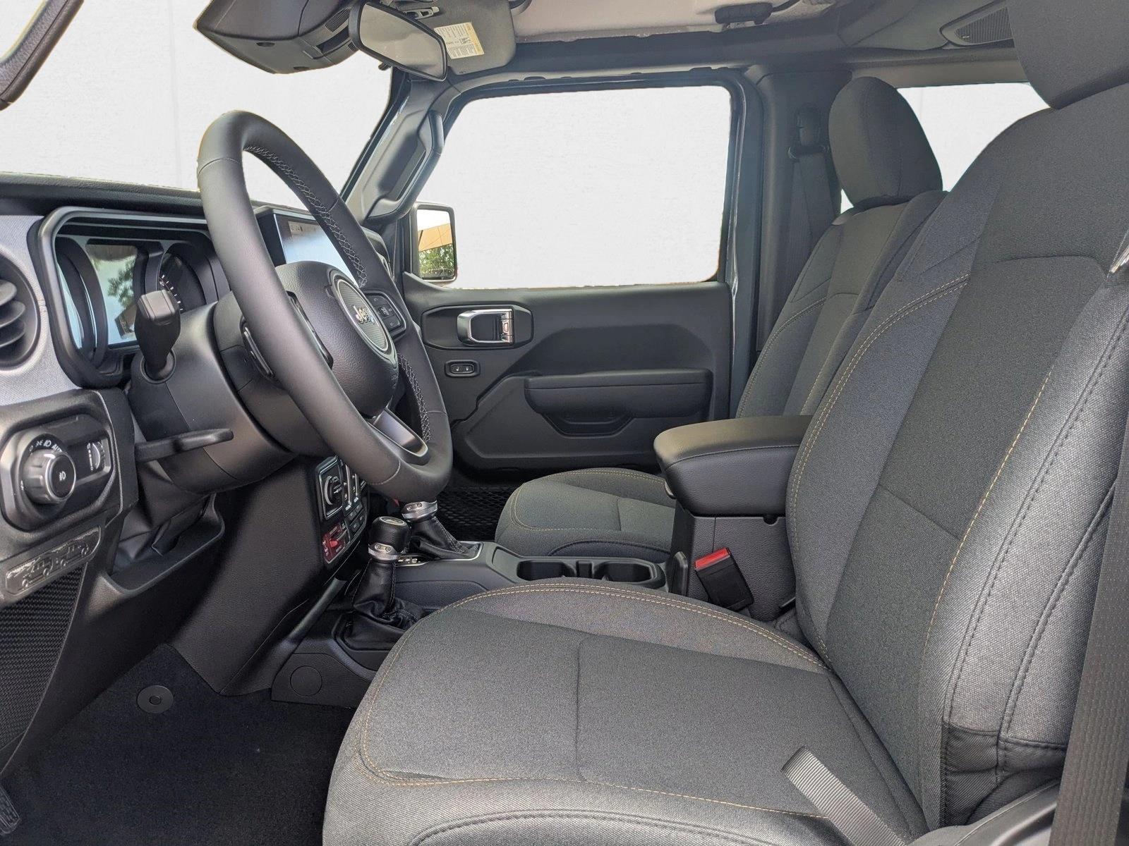 2025 Jeep Wrangler Willys photo 4