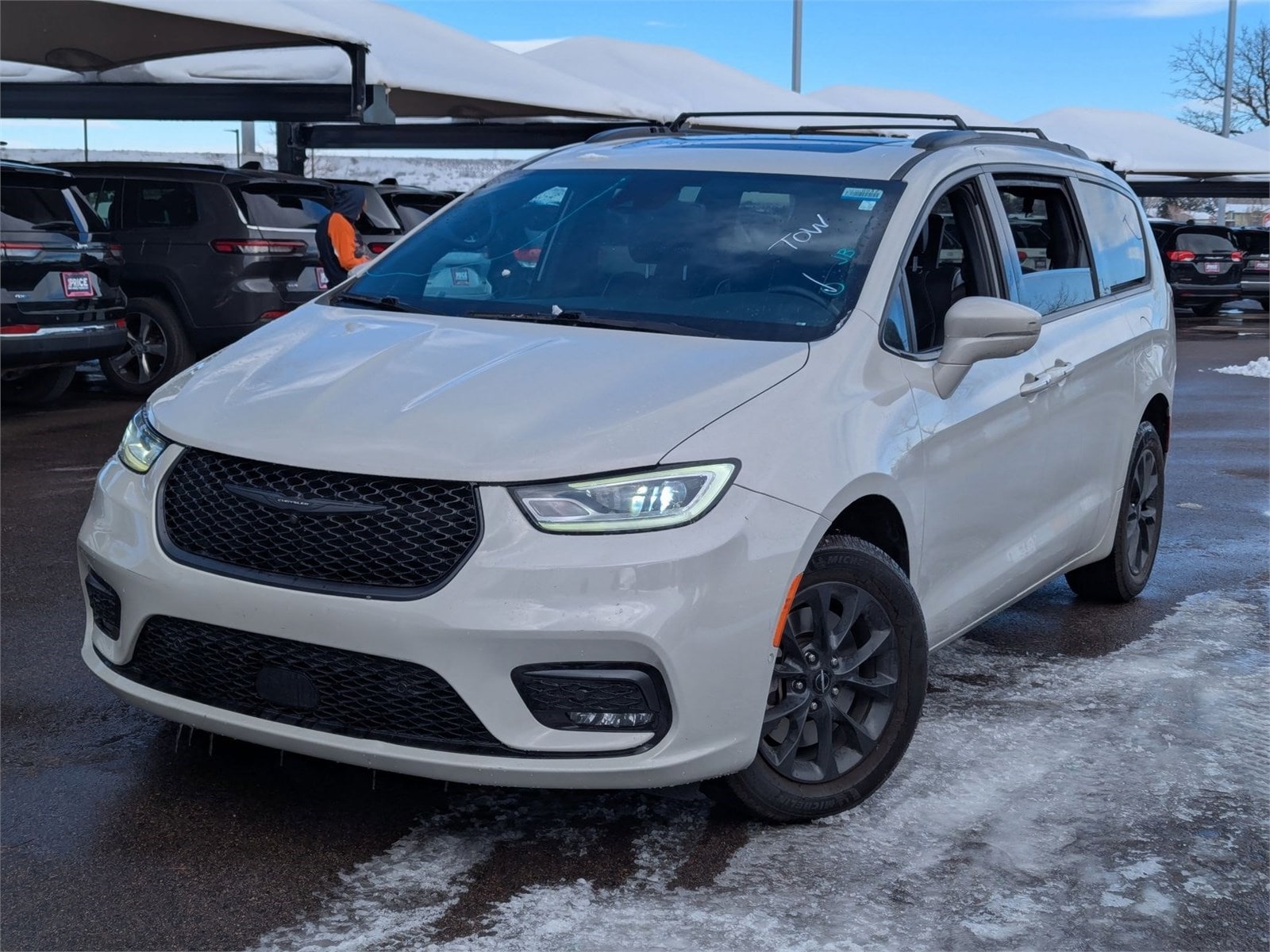 2021 Chrysler Pacifica Limited's photo
