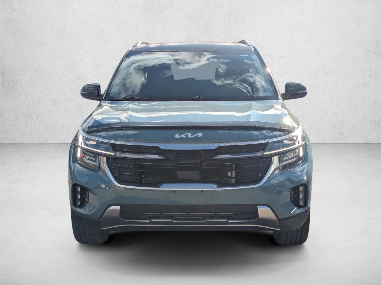 2024 Kia Seltos SX photo 2