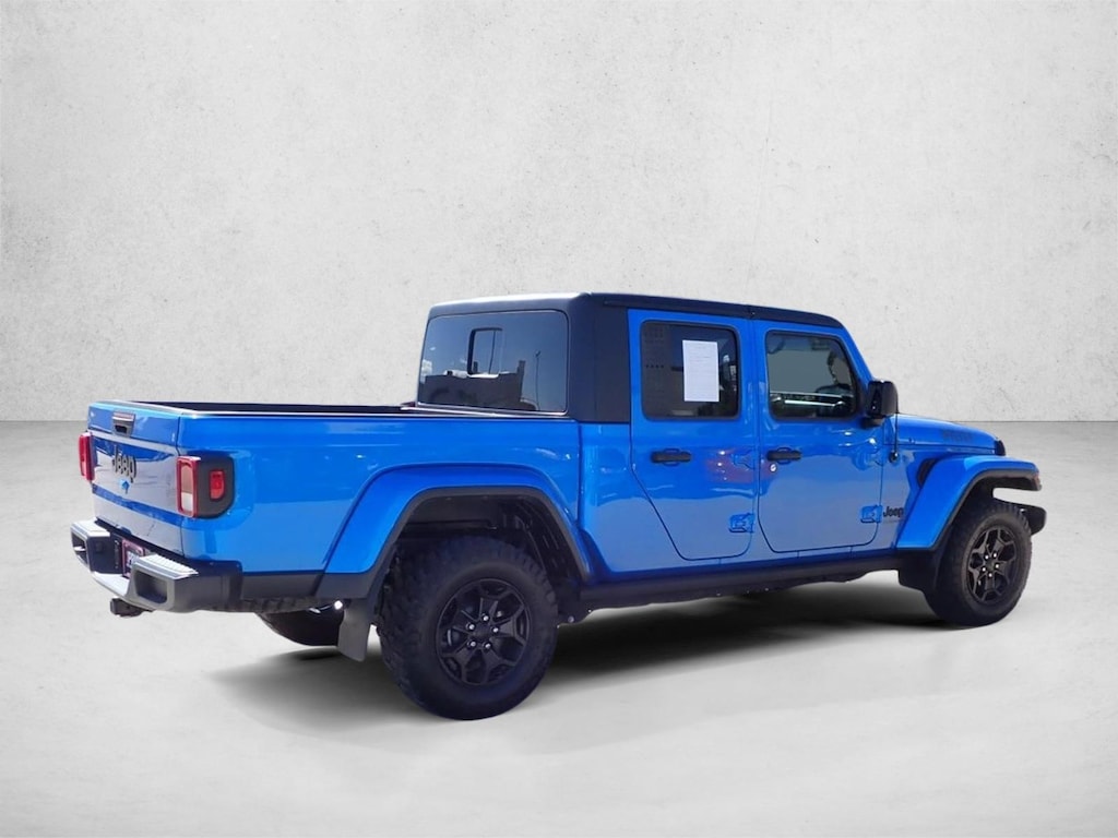 Used 2021 Jeep Gladiator Willys Crew Cab Pickup