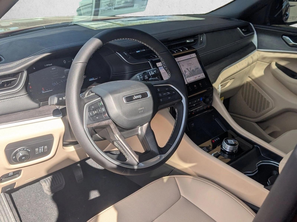 New 2025 Jeep Grand Cherokee Limited SUV