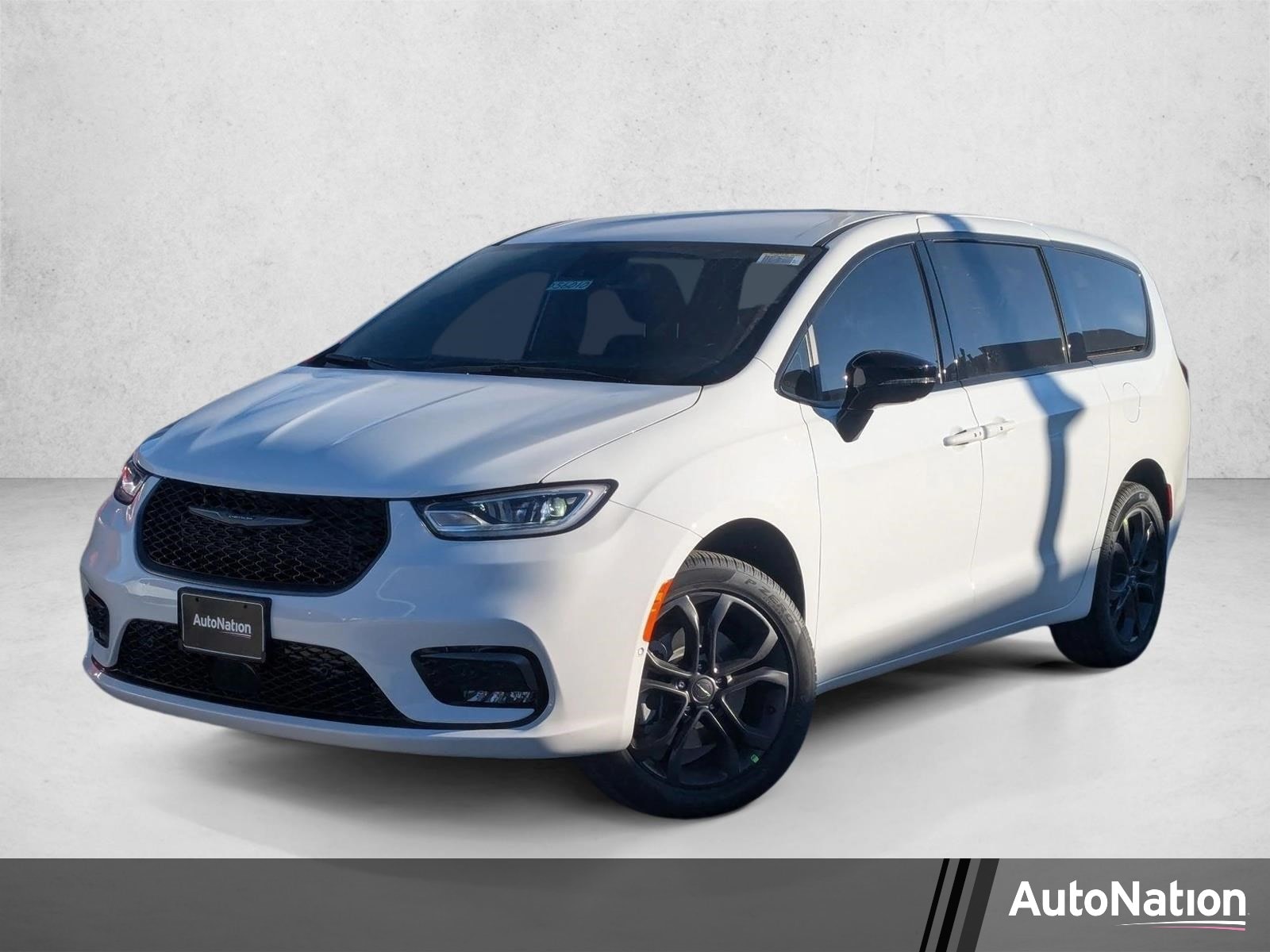 2026 Chrysler Pacifica Select AWD's photo