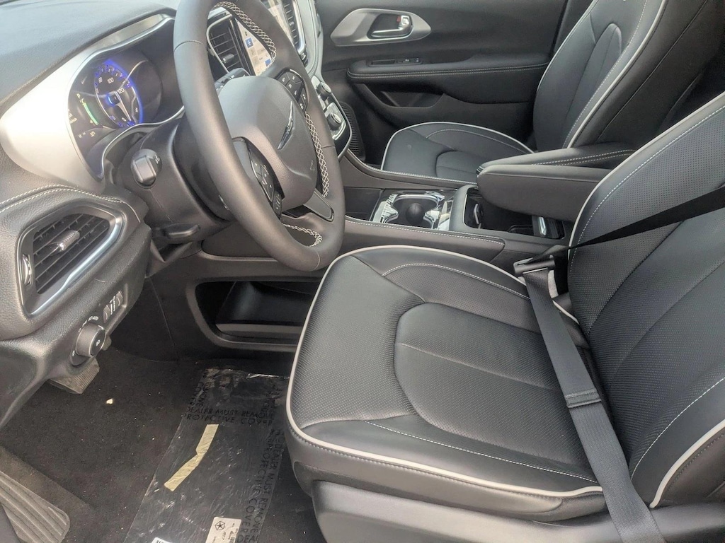 New 2026 Chrysler Pacifica Limited Van Passenger Van