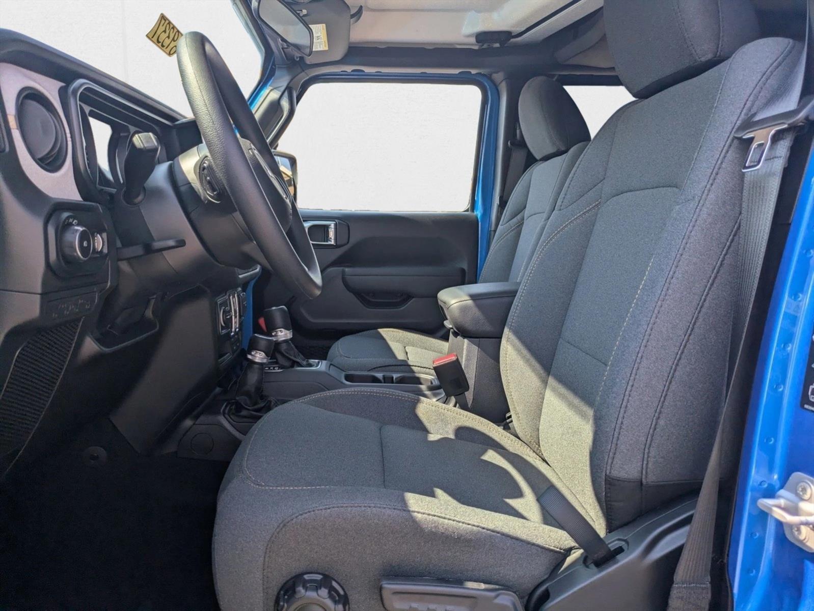 2025 Jeep Wrangler Sport photo 4