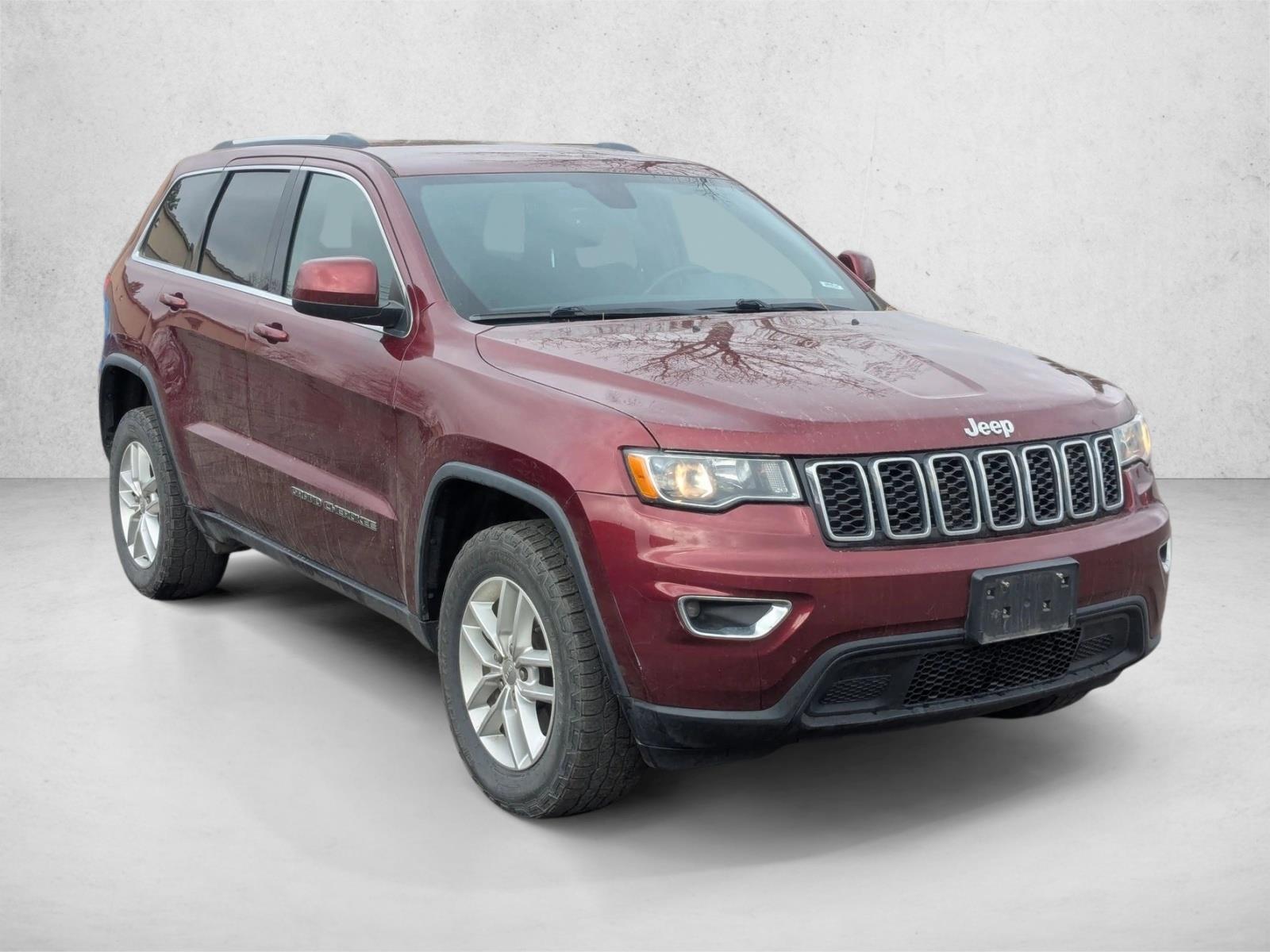 2017 Jeep Grand Cherokee Laredo photo 3