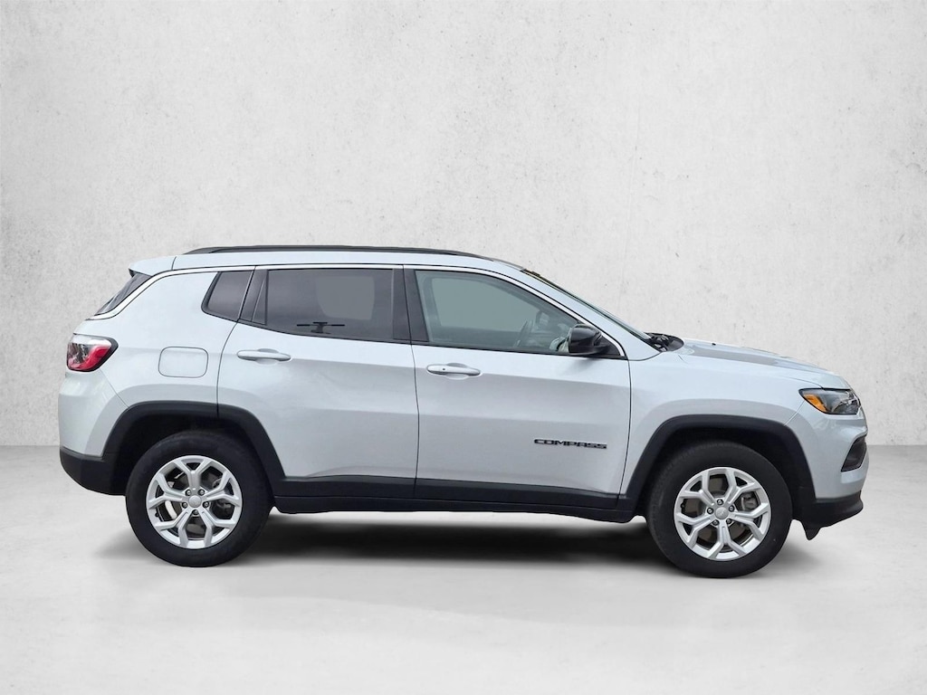 Used 2024 Jeep Compass Latitude Sport Utility