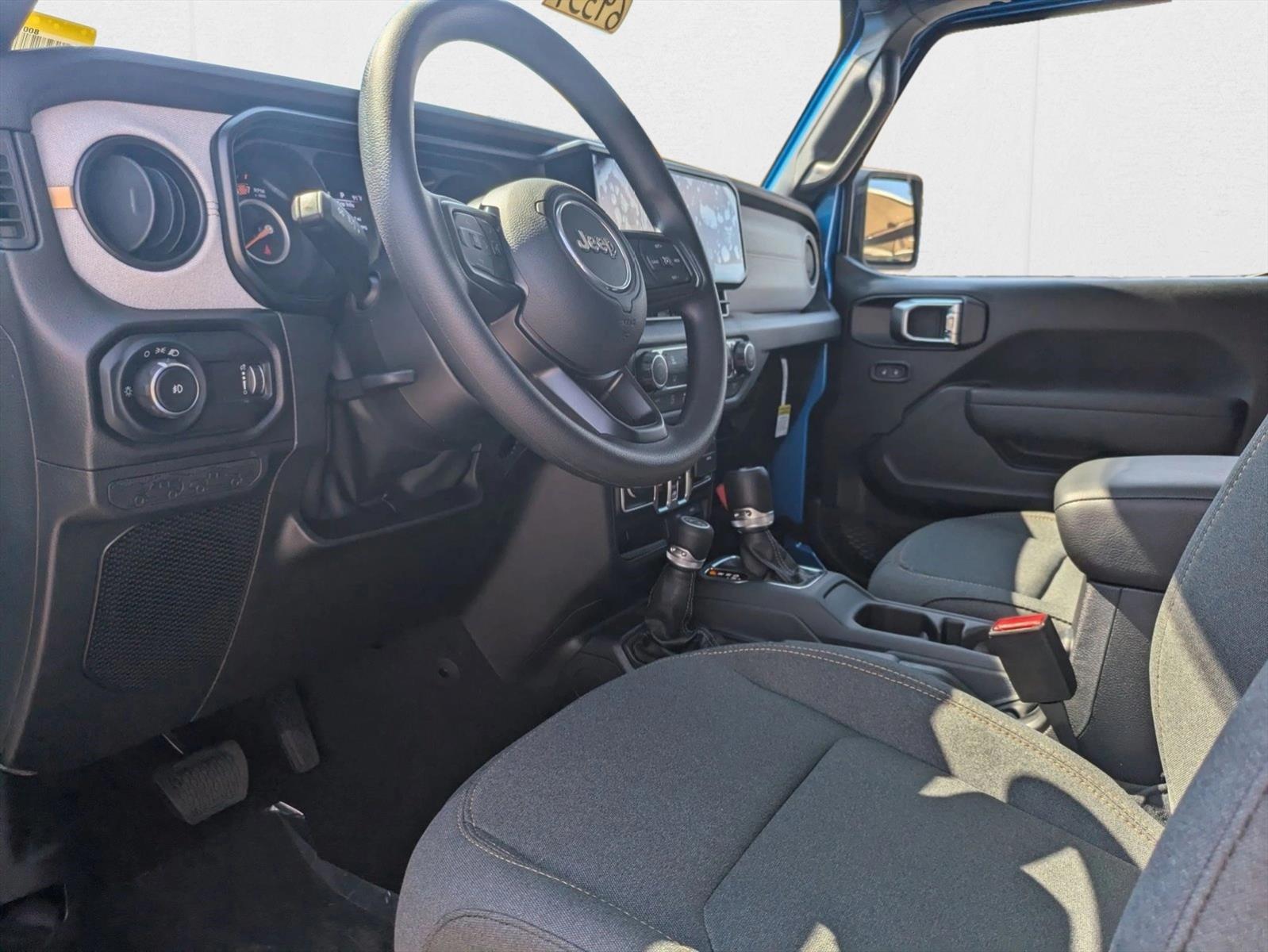 2025 Jeep Wrangler Sport photo 3