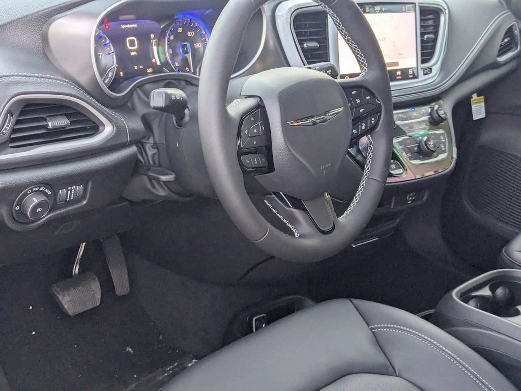 New 2026 Chrysler Pacifica Select Van Passenger Van