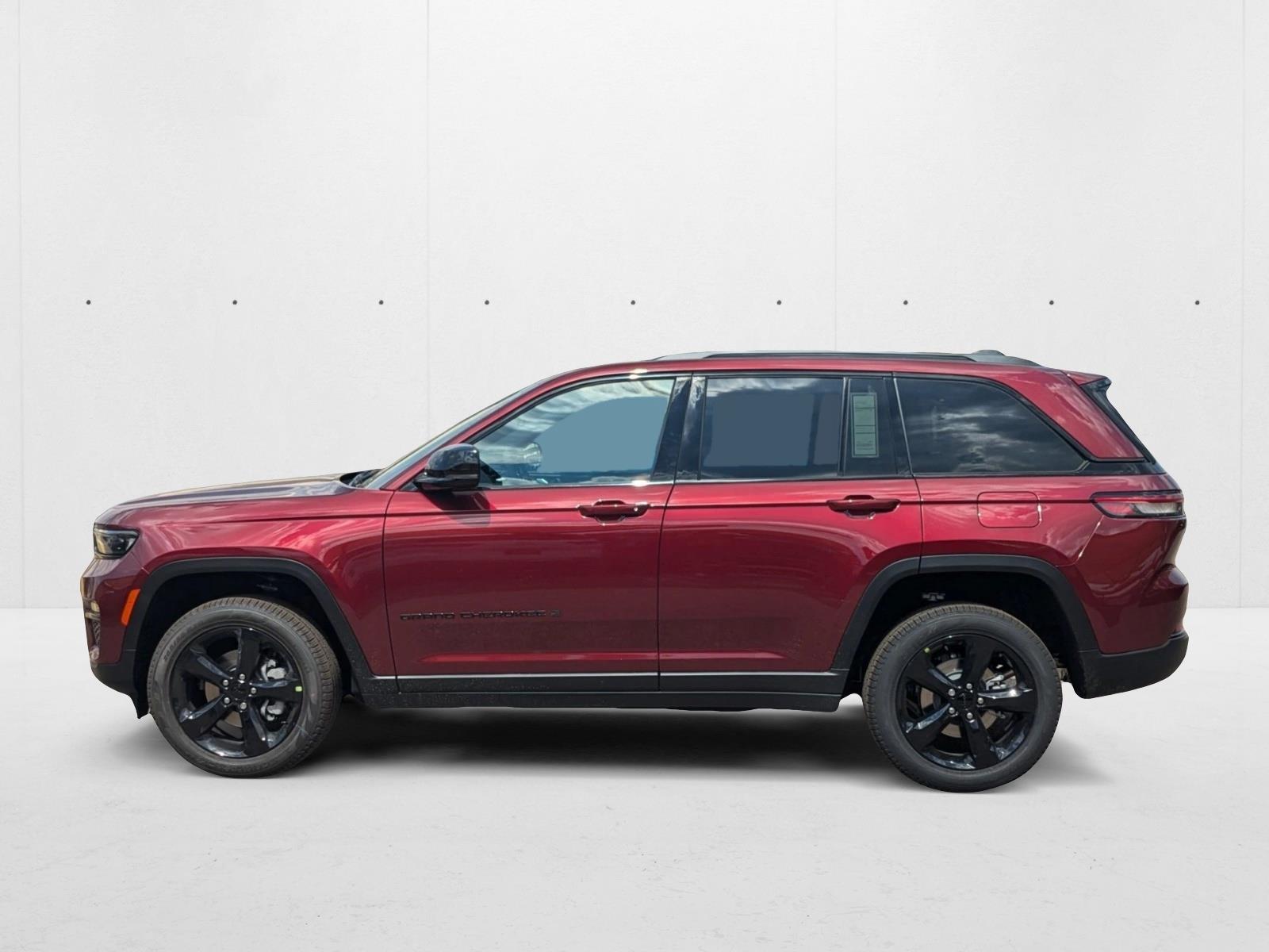 2025 Jeep Grand Cherokee Limited photo 3