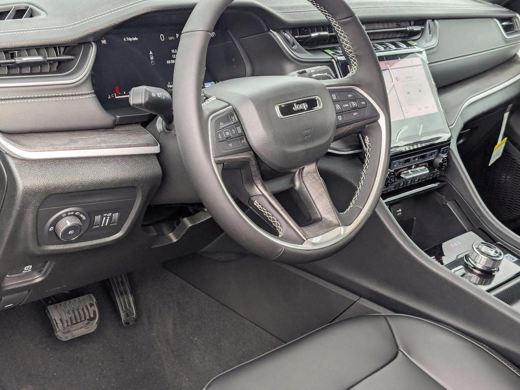 New 2025 Jeep Grand Cherokee Limited SUV