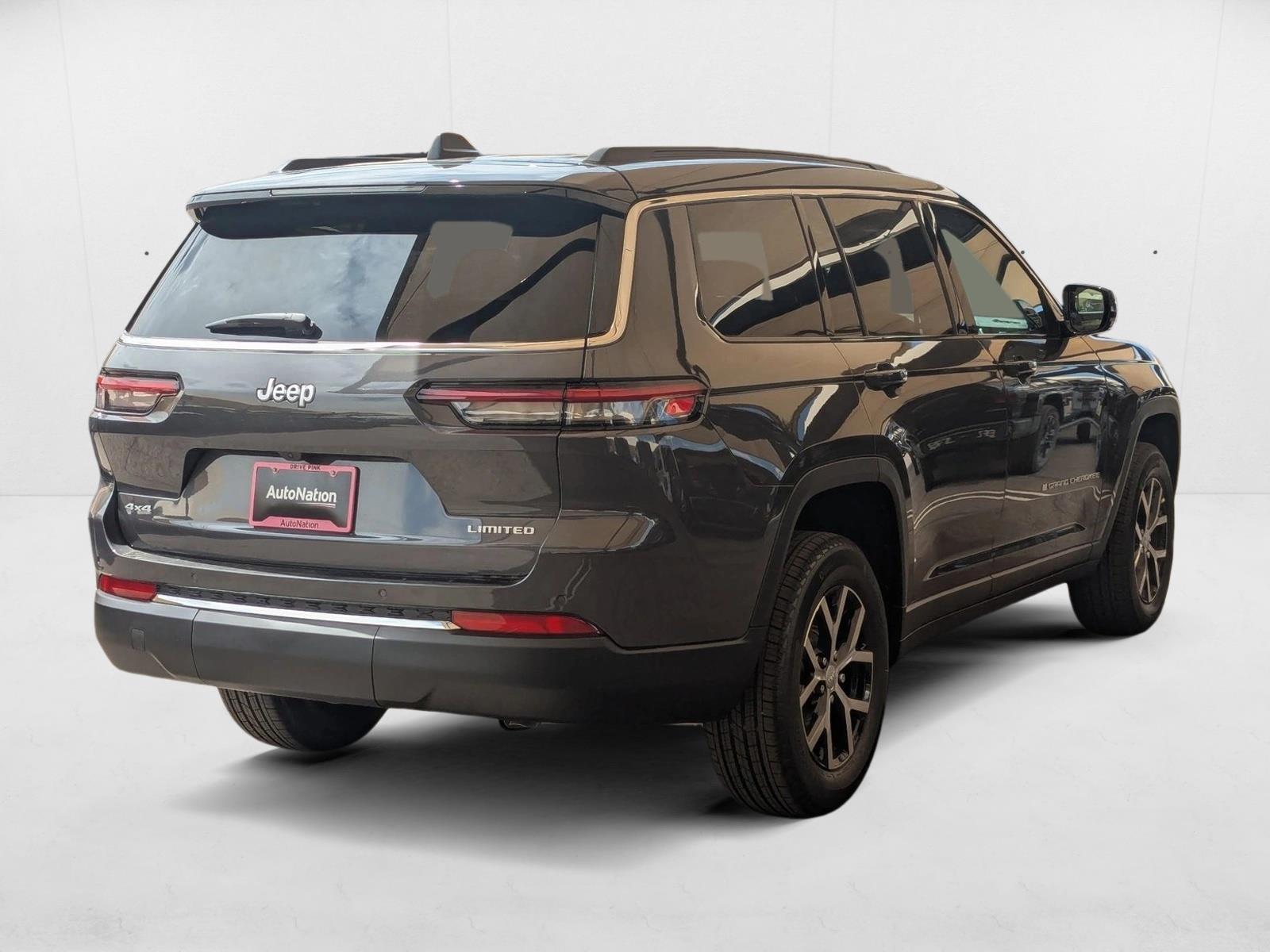 2025 Jeep Grand Cherokee Limited photo 2