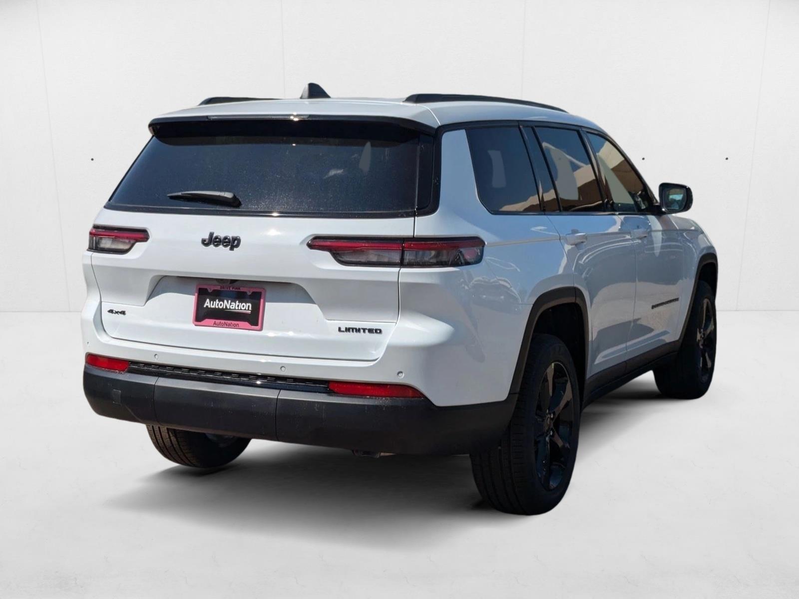 2025 Jeep Grand Cherokee Limited photo 2