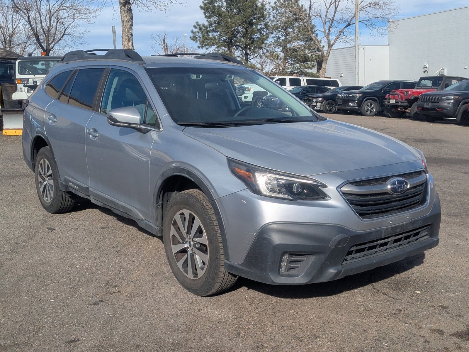 2020 Subaru Outback Premium photo 3