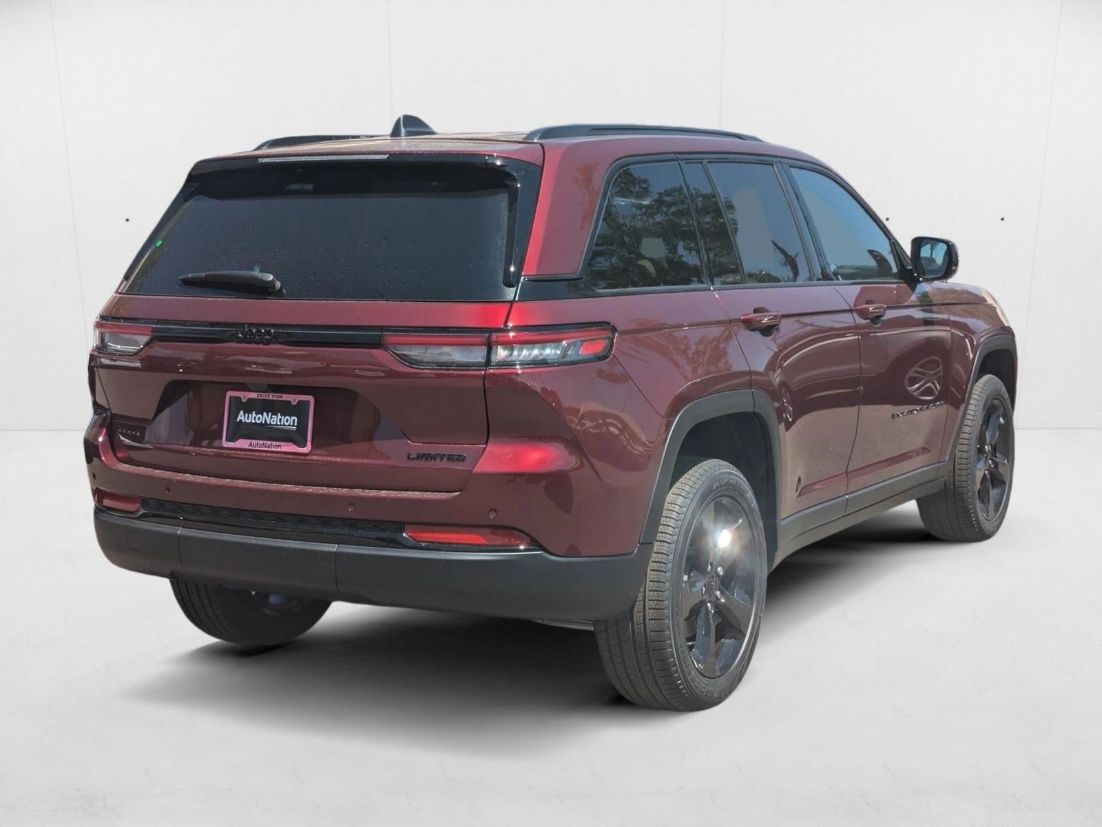 2025 Jeep Grand Cherokee Limited photo 2