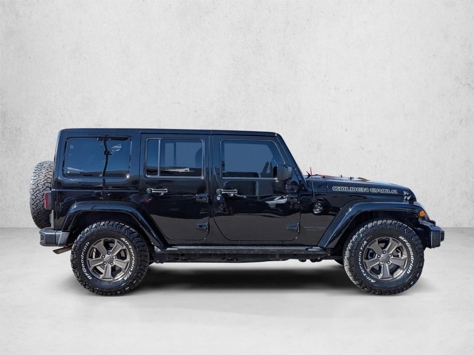 2018 Jeep Wrangler Unlimited Golden Eagle photo 4