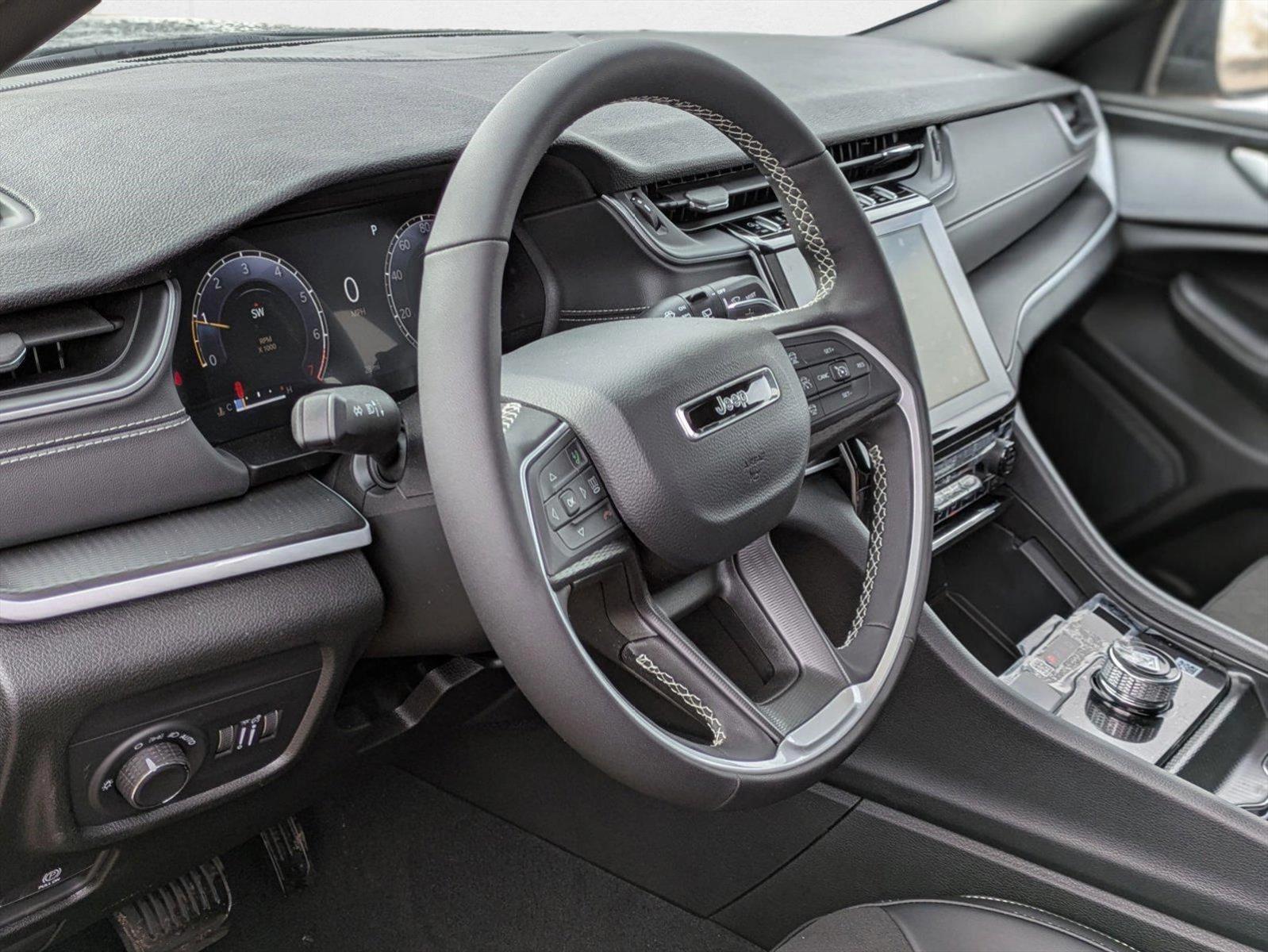 2025 Jeep Grand Cherokee Altitude X photo 3