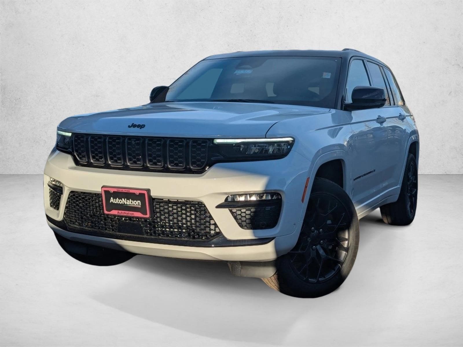 2025 Jeep Grand Cherokee Summit's photo