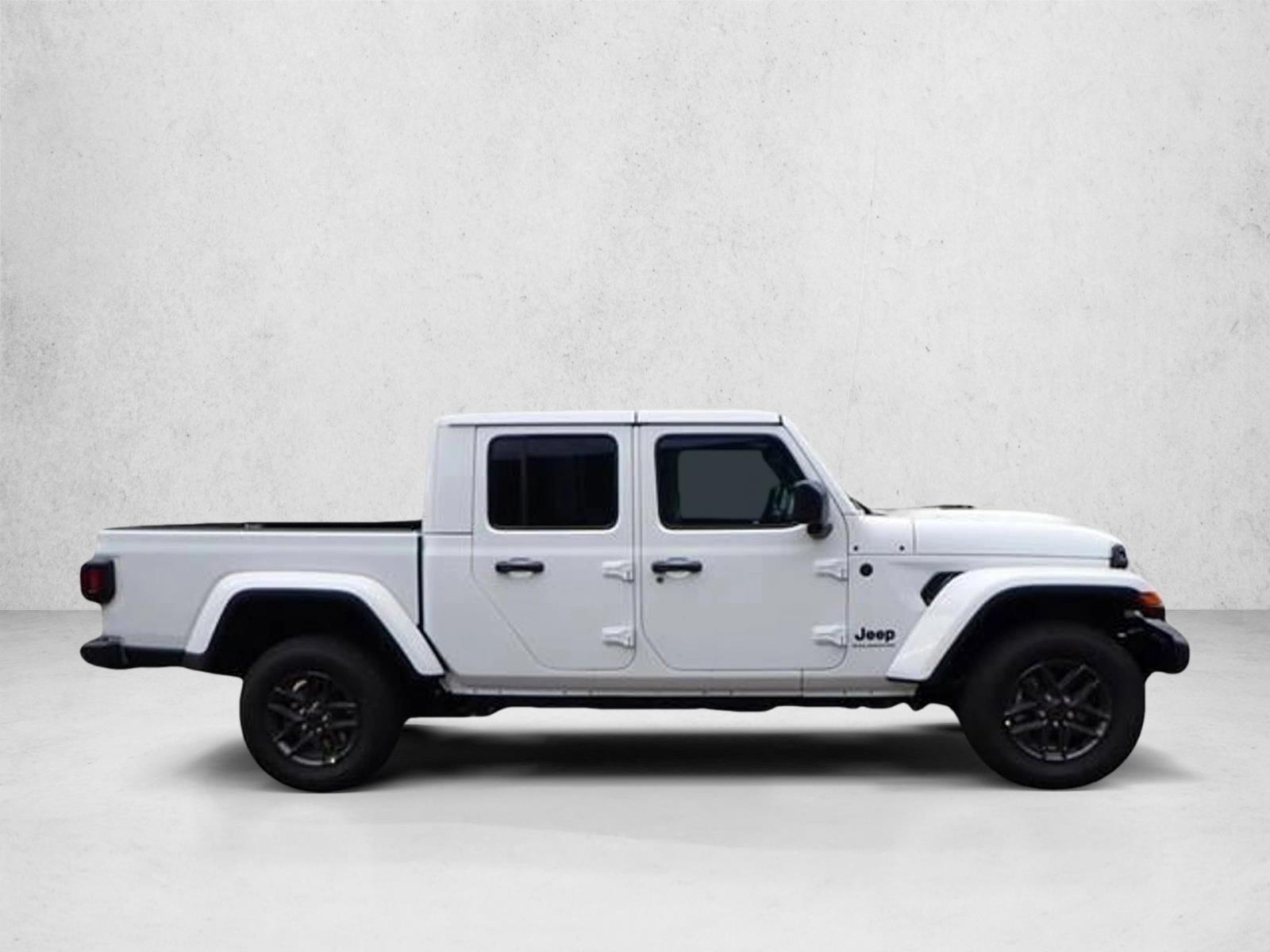 2025 Jeep Gladiator Sport S photo 4