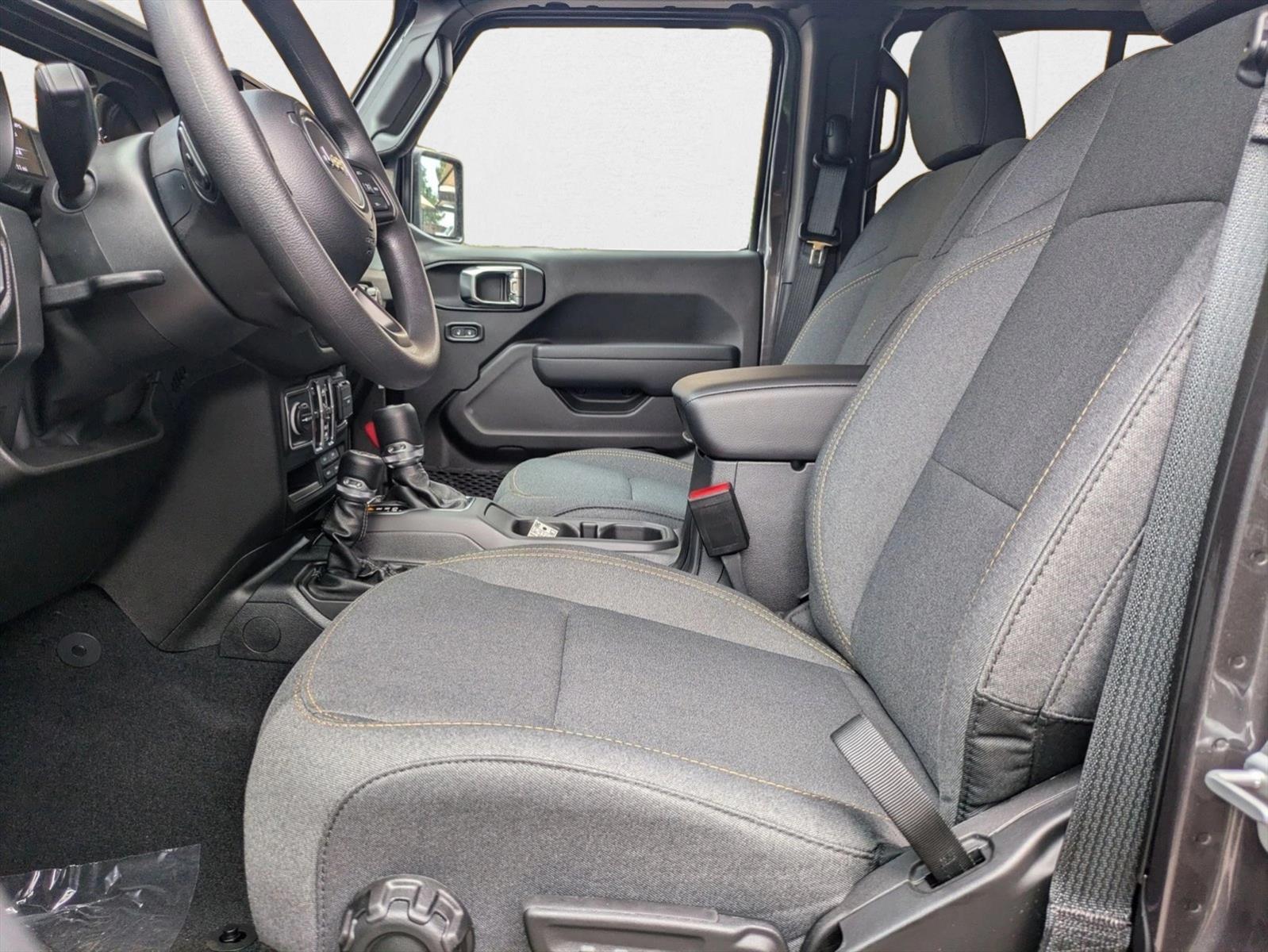 2025 Jeep Wrangler Sport photo 4