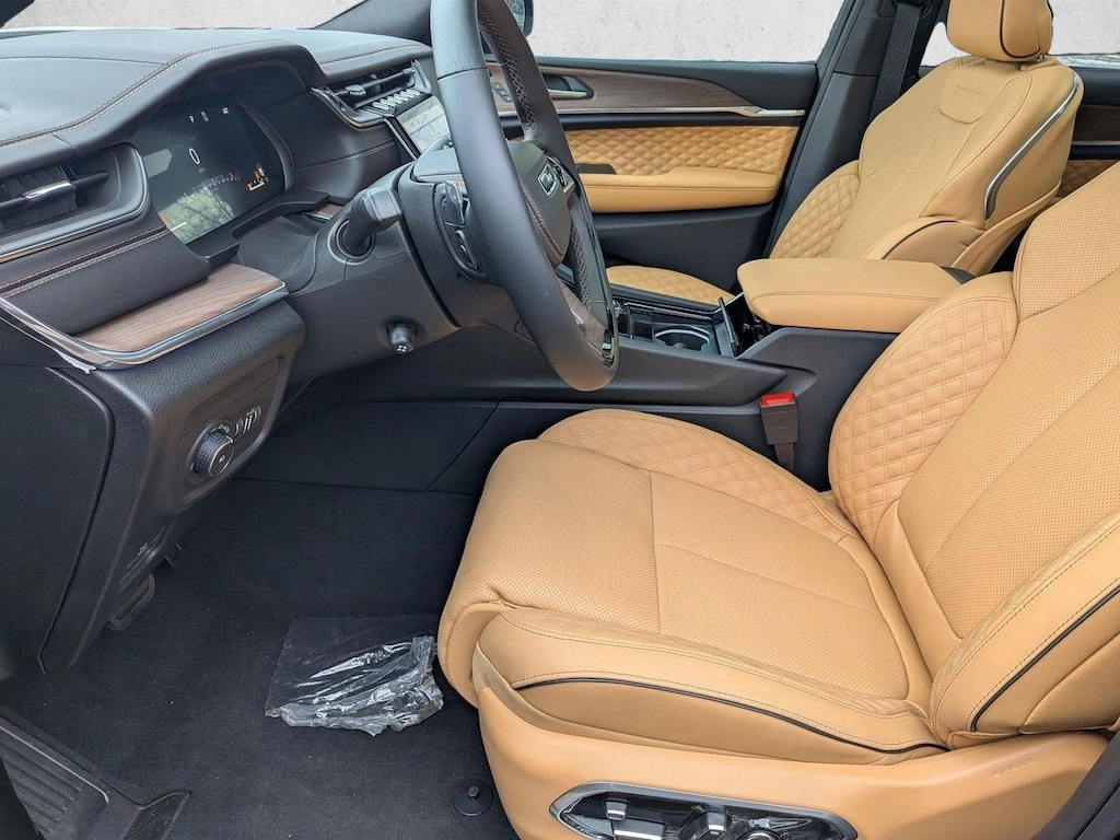 New 2025 Jeep Grand Cherokee L Summit SUV