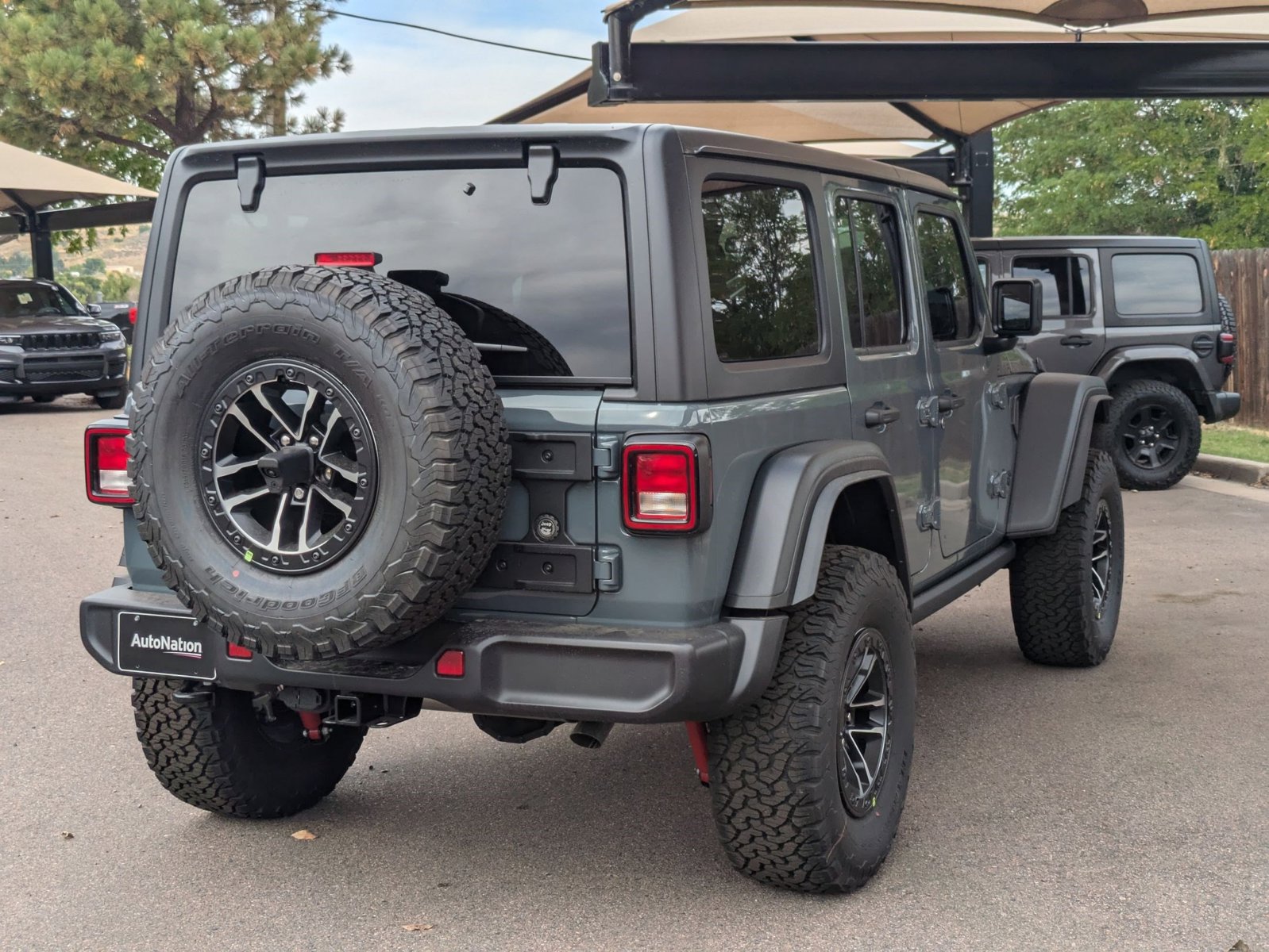 2025 Jeep Wrangler Willys photo 2