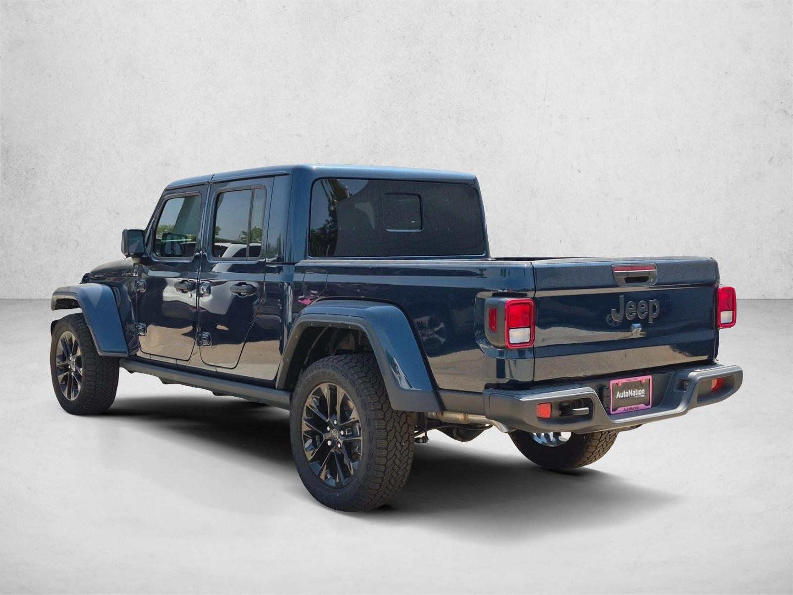 2025 Jeep Gladiator Nighthawk - Photo 8